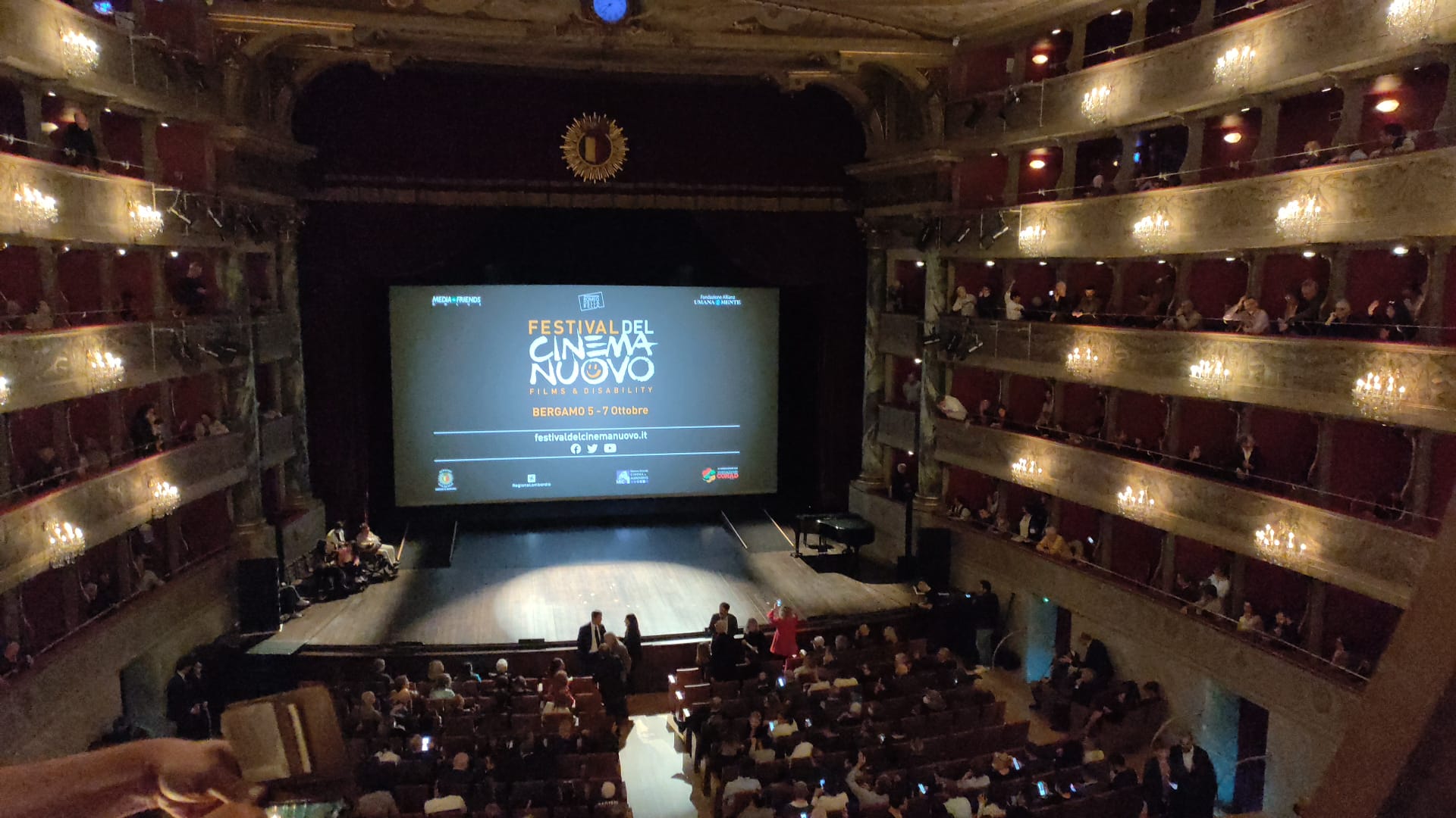 Interno del teatro Donizetti a Bergamo durante il Festival del Cinema Nuovo 2022