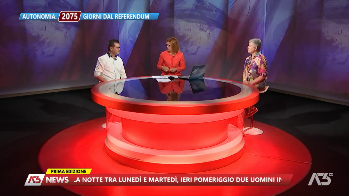 Studio di Antenna 3 con Francesca Bozza, Laura Binotto e Marco Laurito.